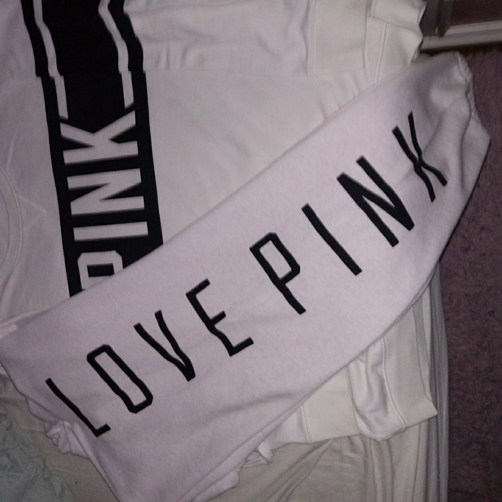 VS Pink - Picture 5 of 8